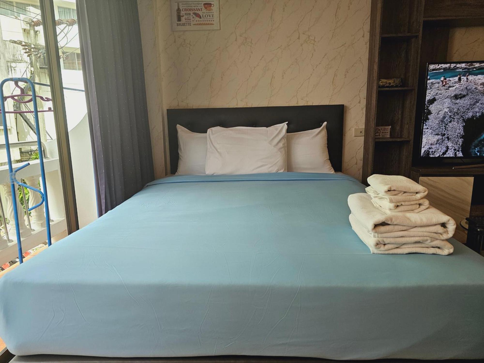 Patong Central Residence & Apartment Kamer foto