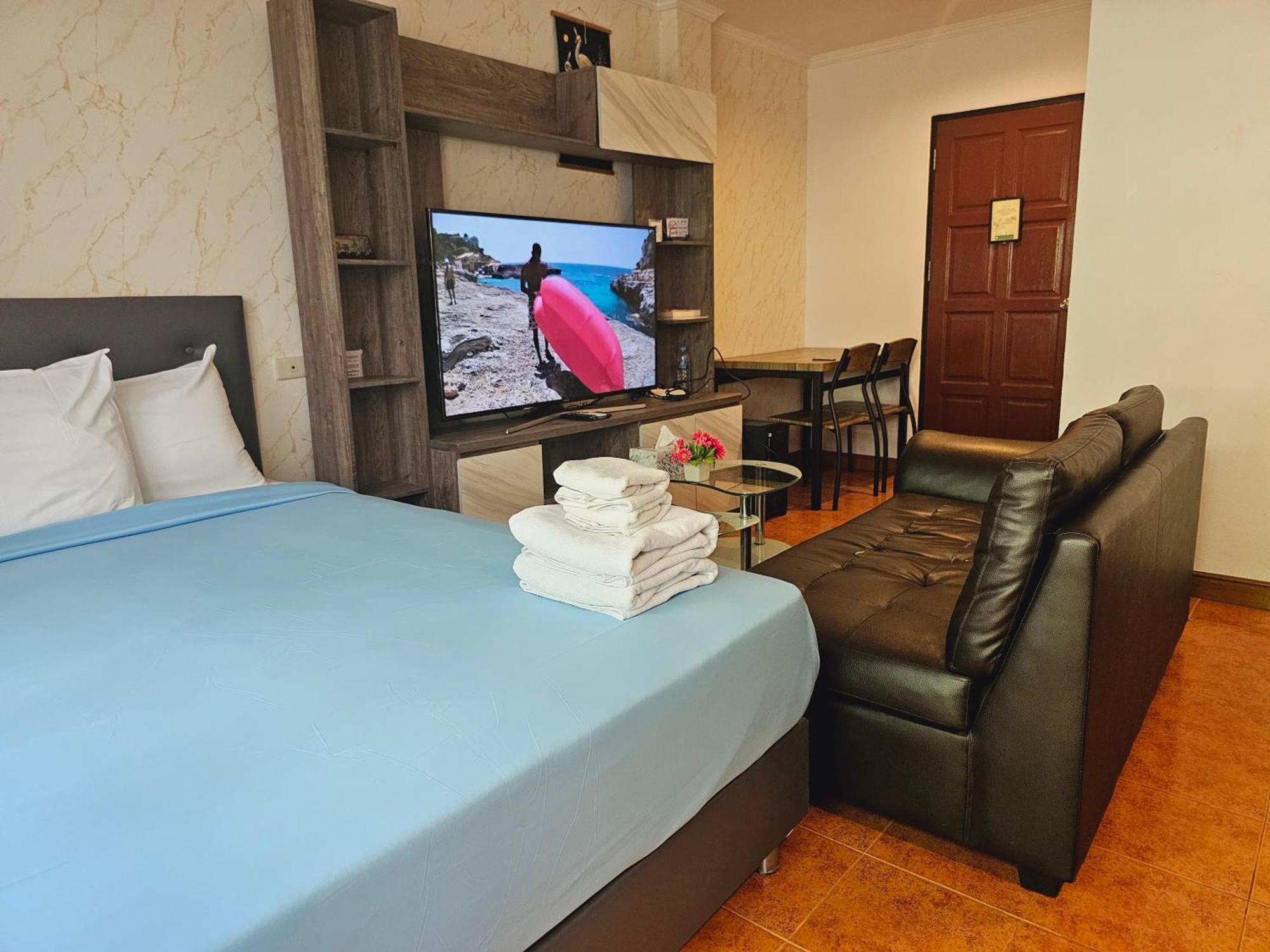 Patong Central Residence & Apartment Kamer foto
