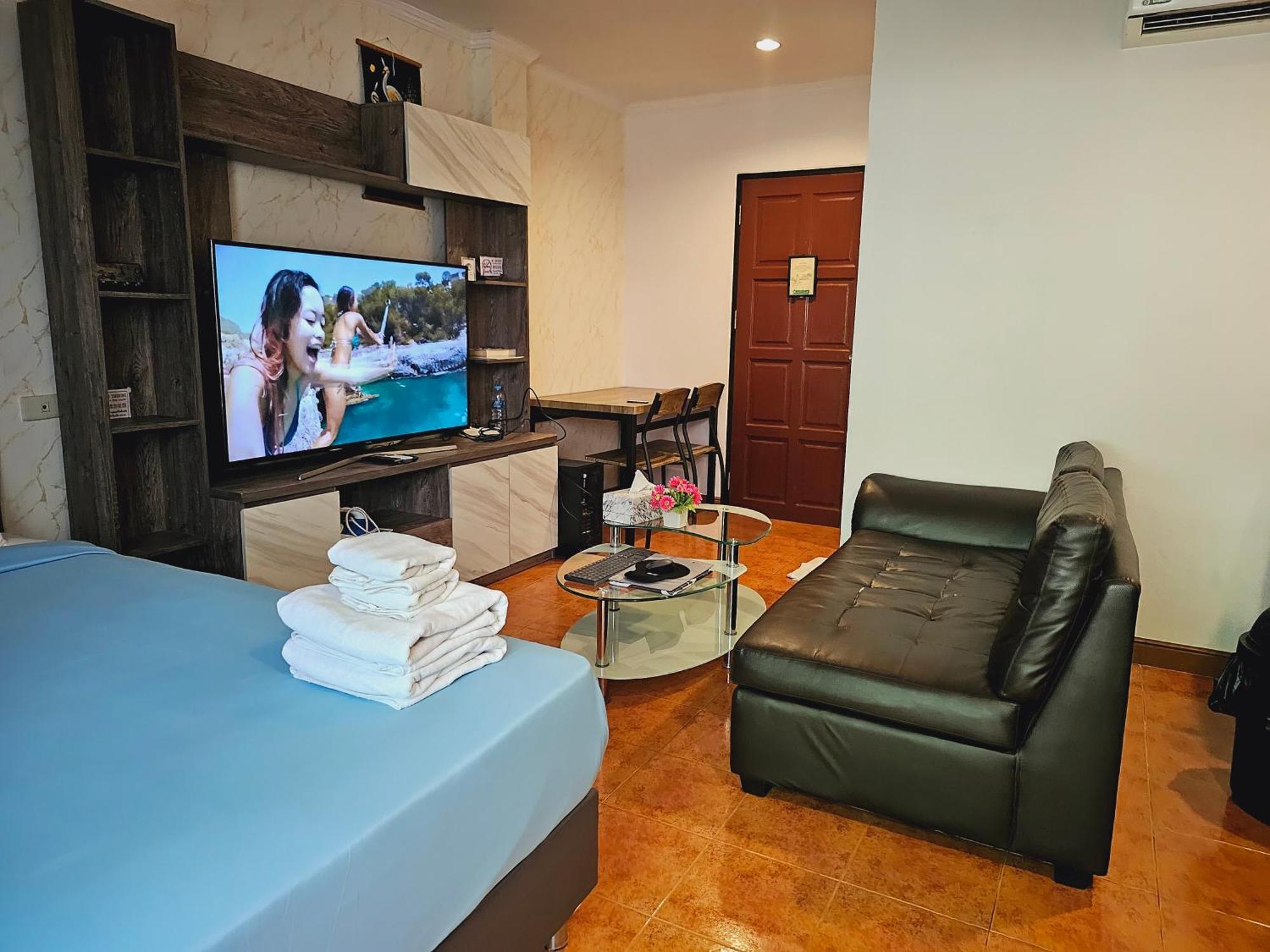 Patong Central Residence & Apartment Kamer foto