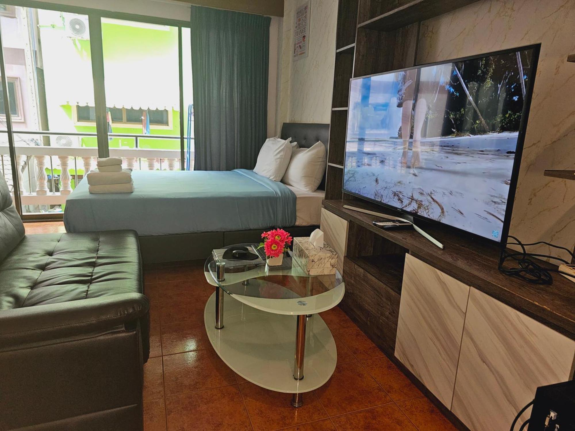 Patong Central Residence & Apartment Kamer foto
