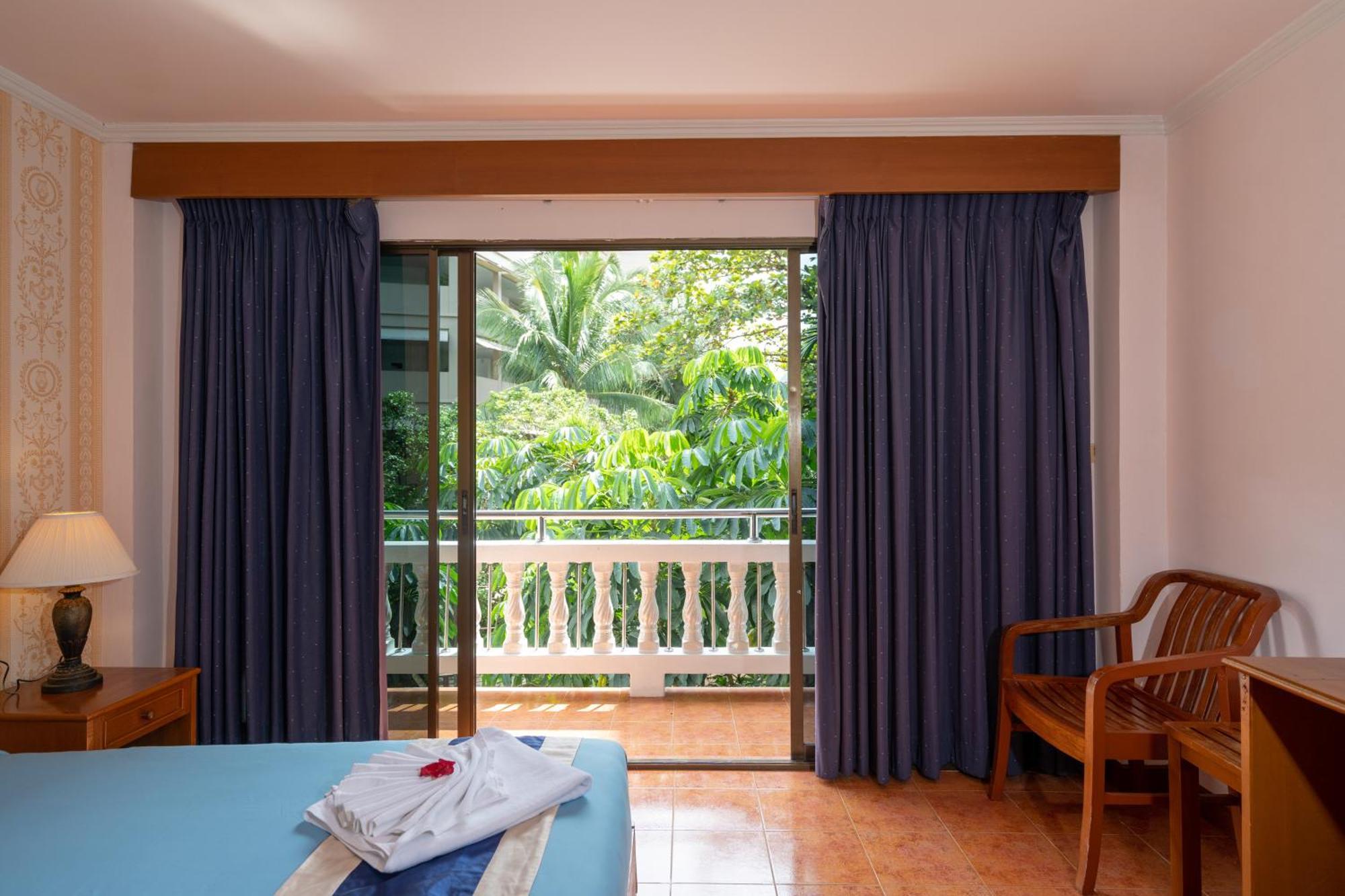 Patong Central Residence & Apartment Buitenkant foto
