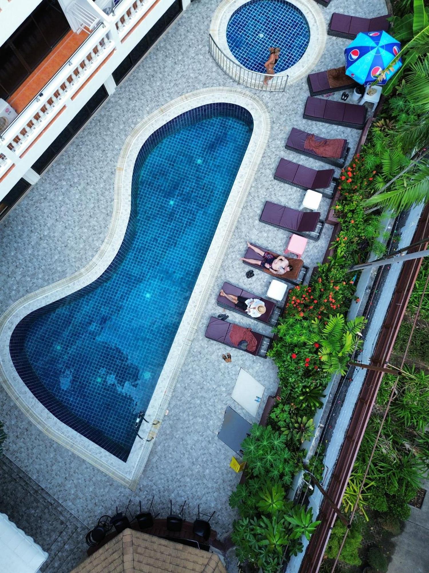 Patong Central Residence & Apartment Buitenkant foto