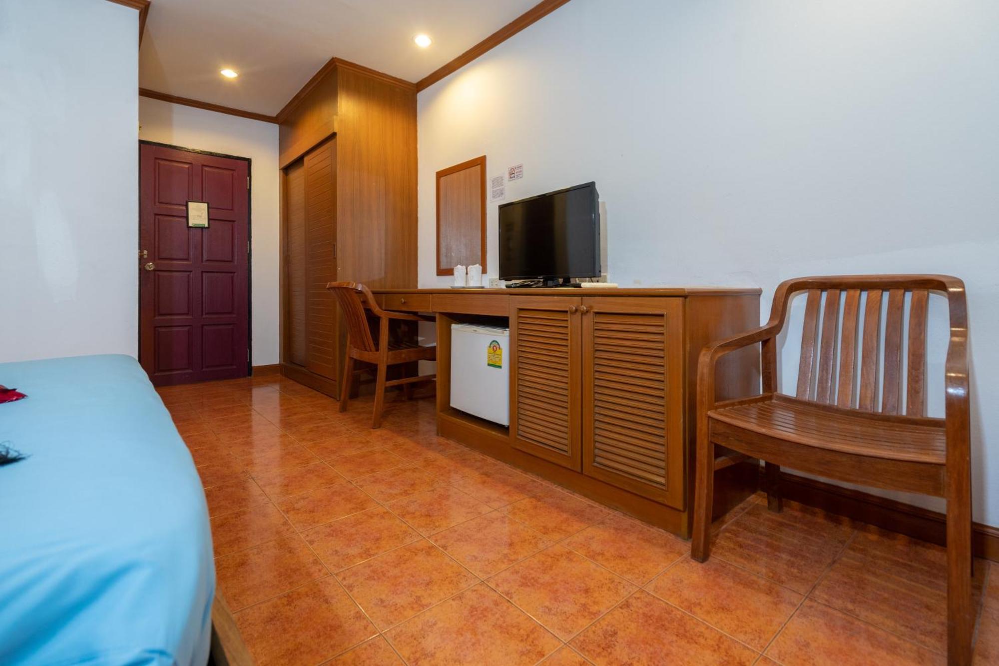 Patong Central Residence & Apartment Kamer foto