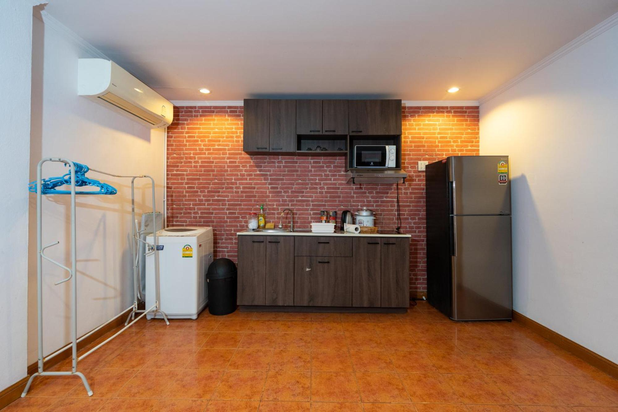 Patong Central Residence & Apartment Kamer foto