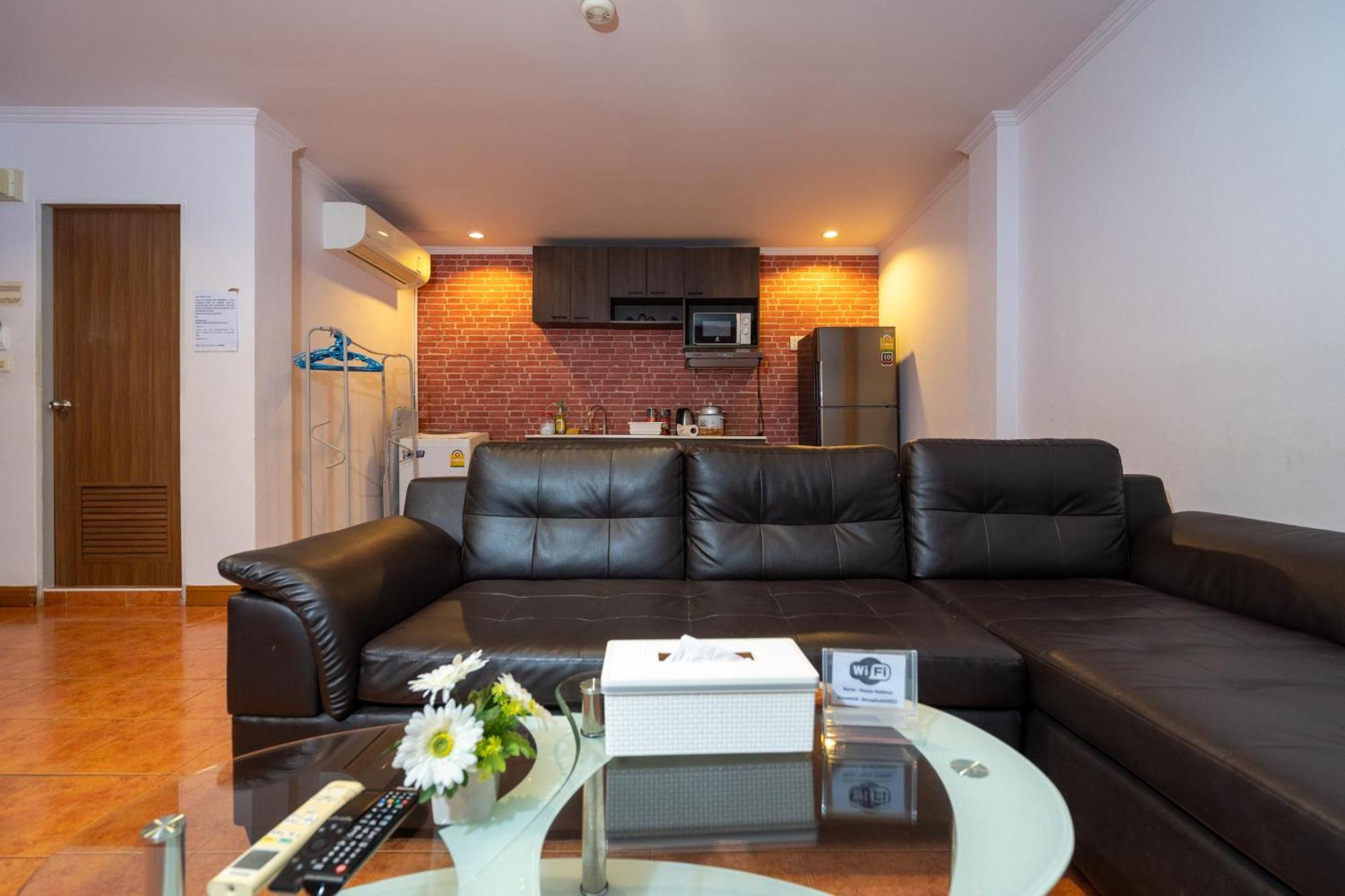 Patong Central Residence & Apartment Kamer foto