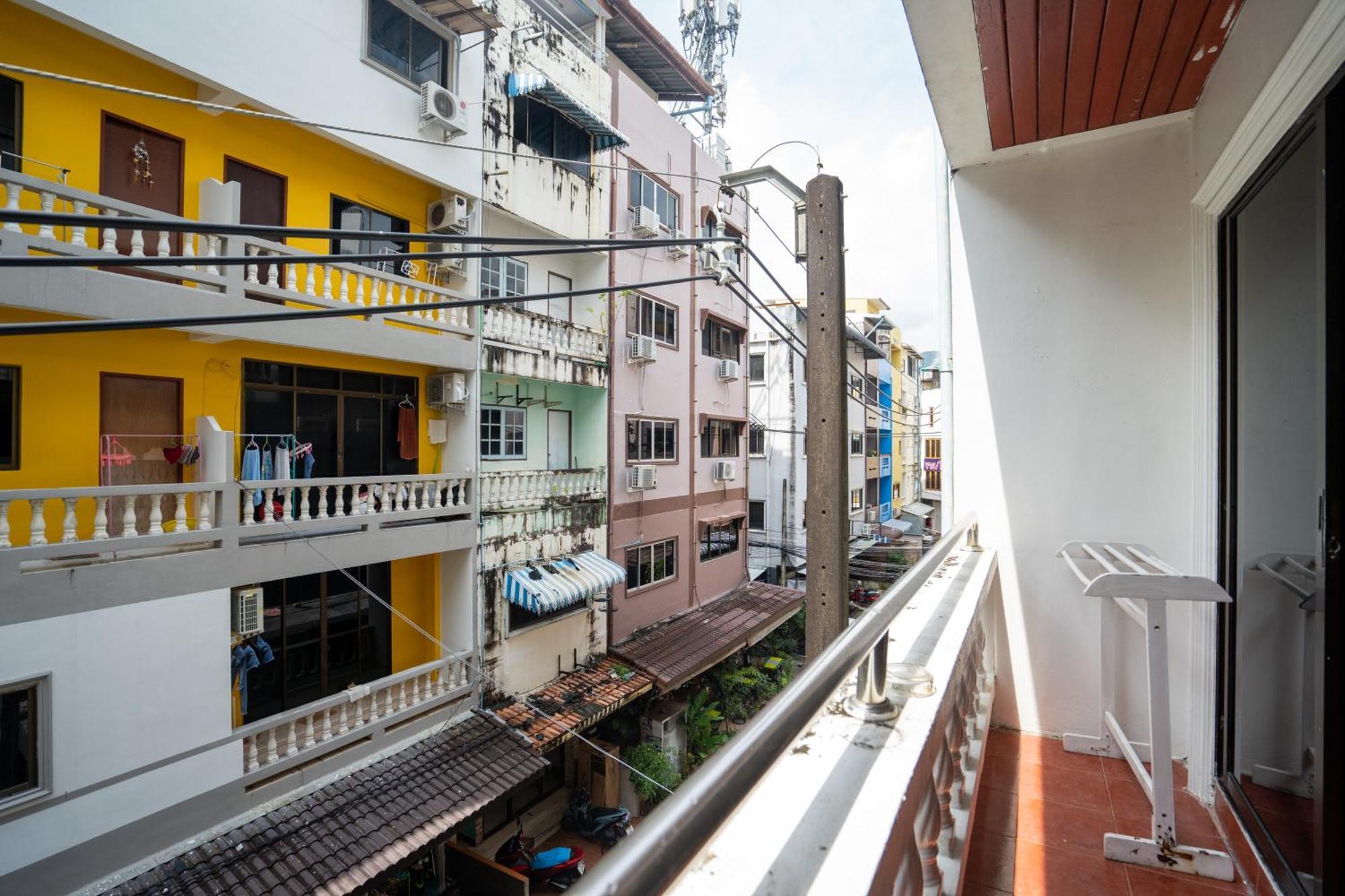 Patong Central Residence & Apartment Kamer foto