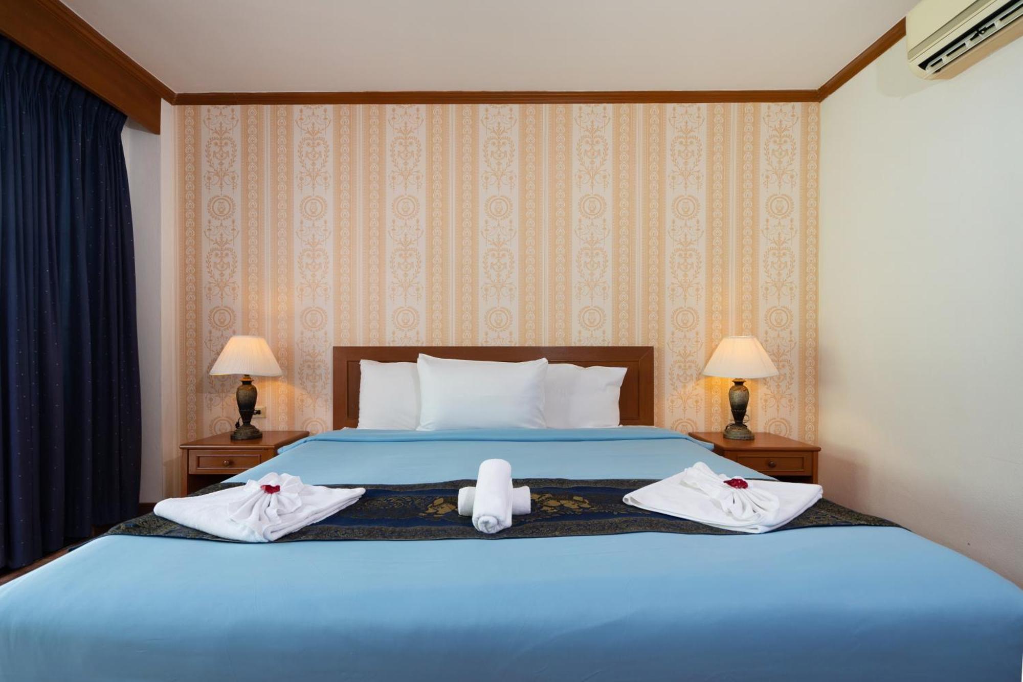 Patong Central Residence & Apartment Kamer foto