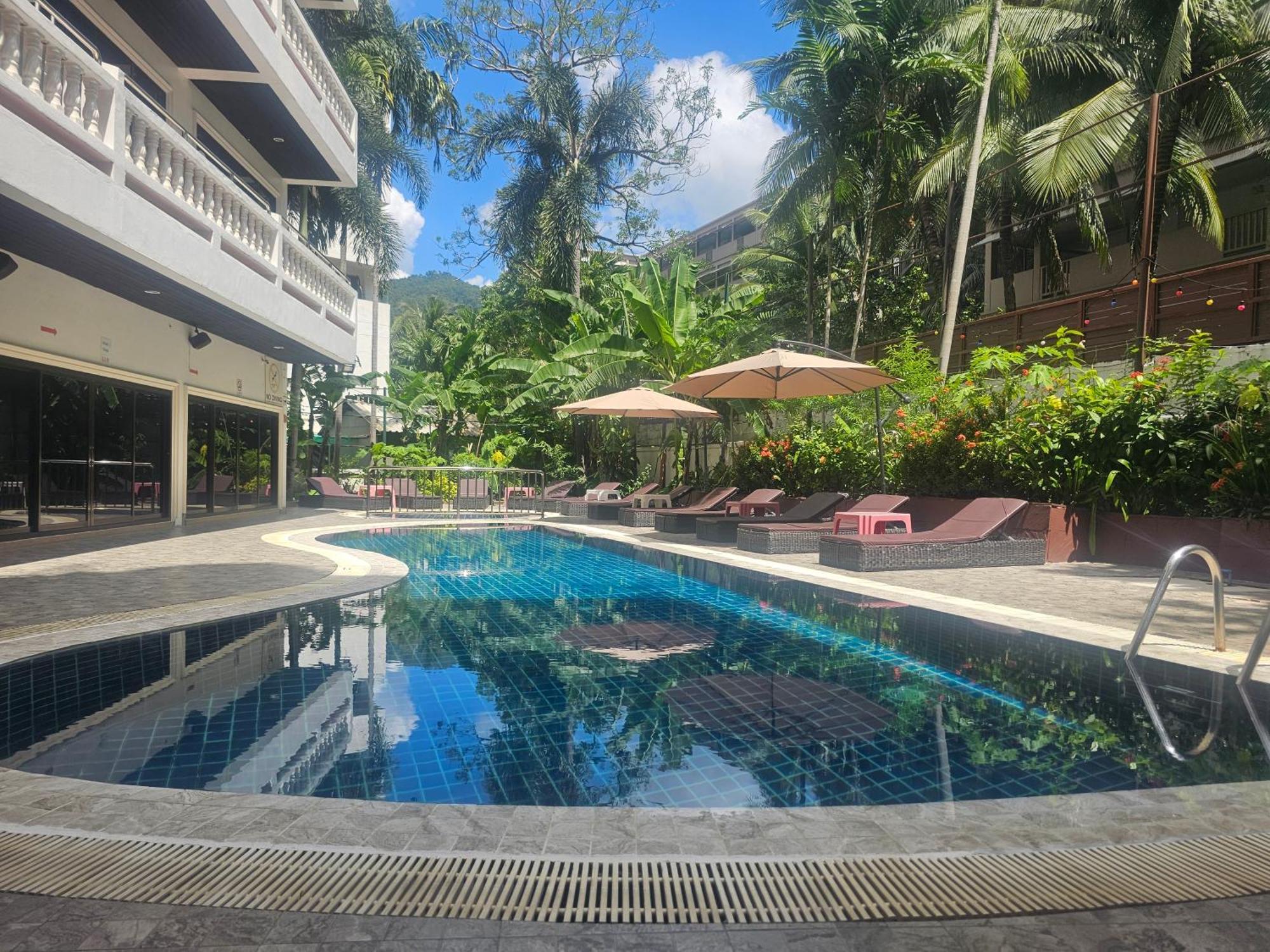 Patong Central Residence & Apartment Buitenkant foto