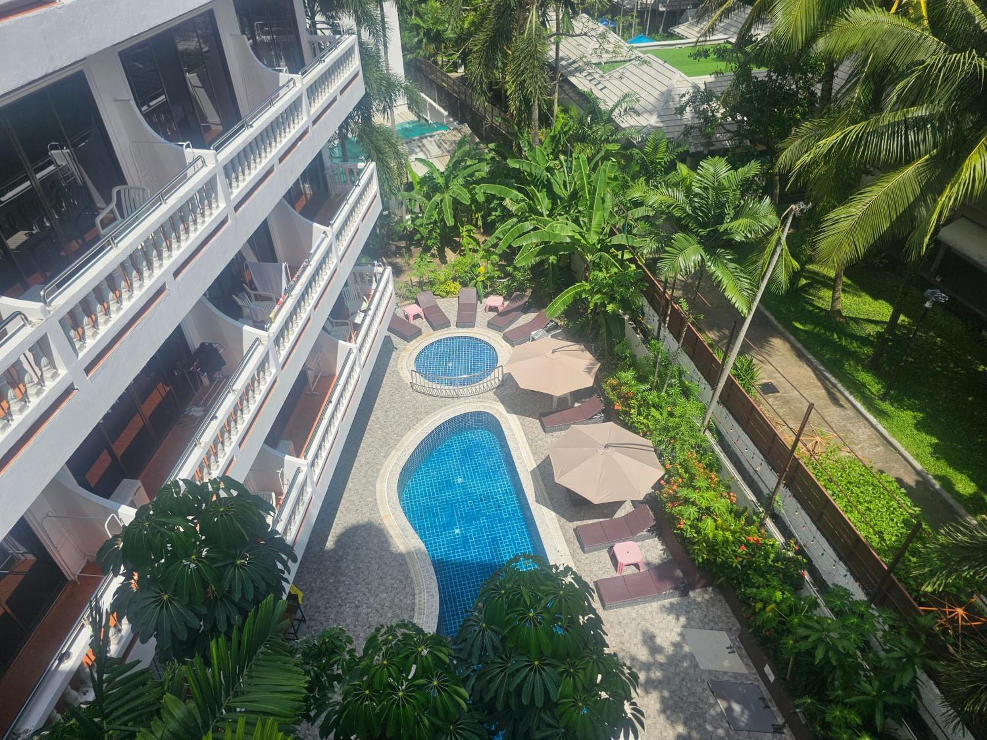 Patong Central Residence & Apartment Buitenkant foto