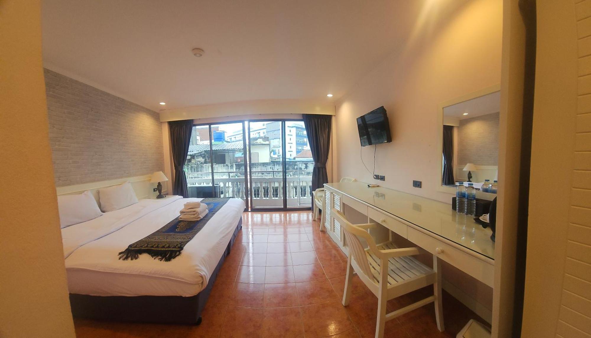 Patong Central Residence & Apartment Buitenkant foto