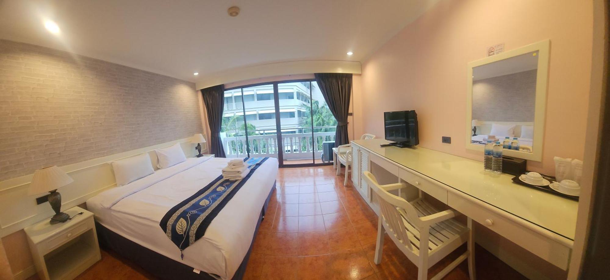 Patong Central Residence & Apartment Buitenkant foto