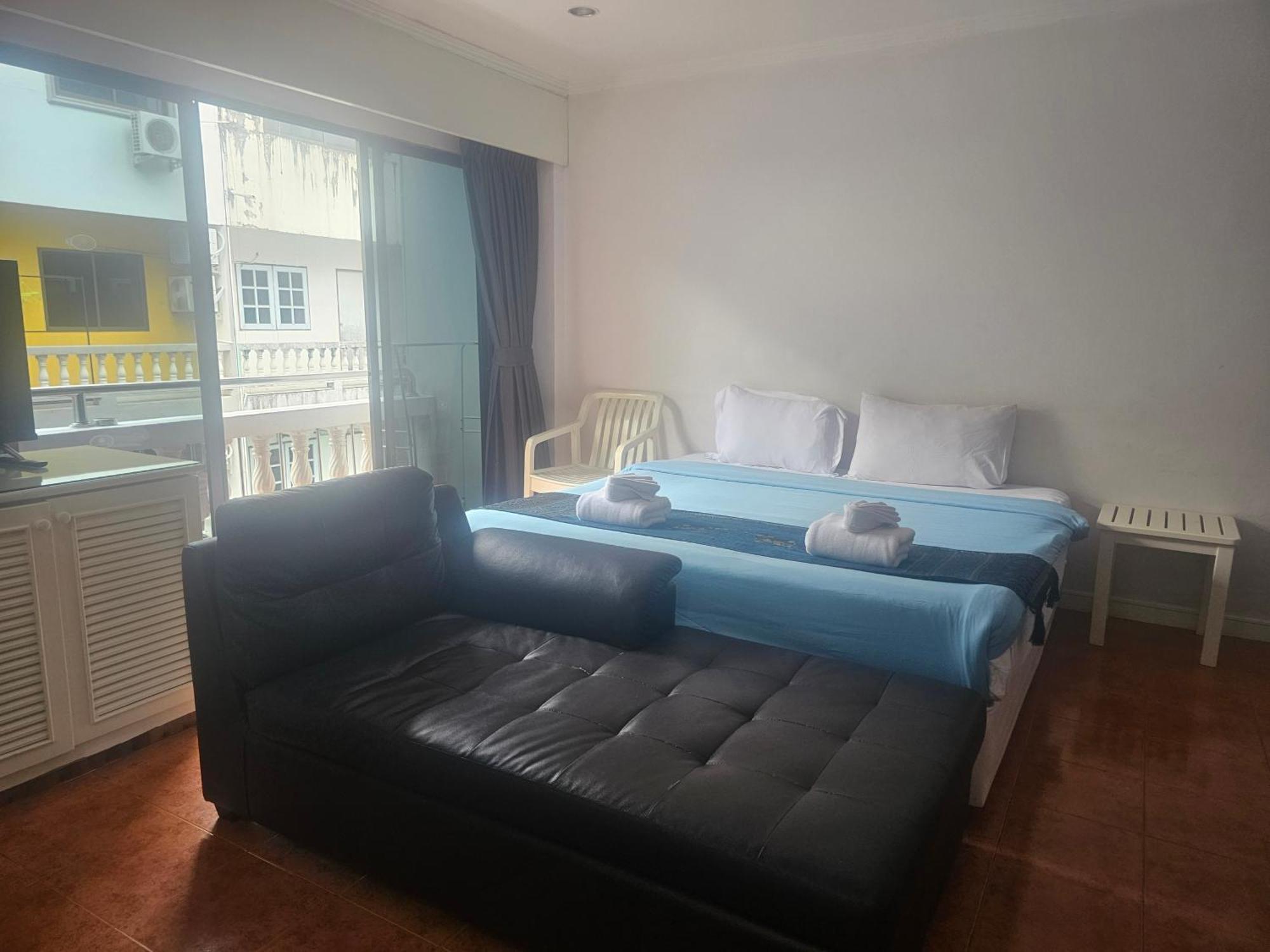 Patong Central Residence & Apartment Kamer foto